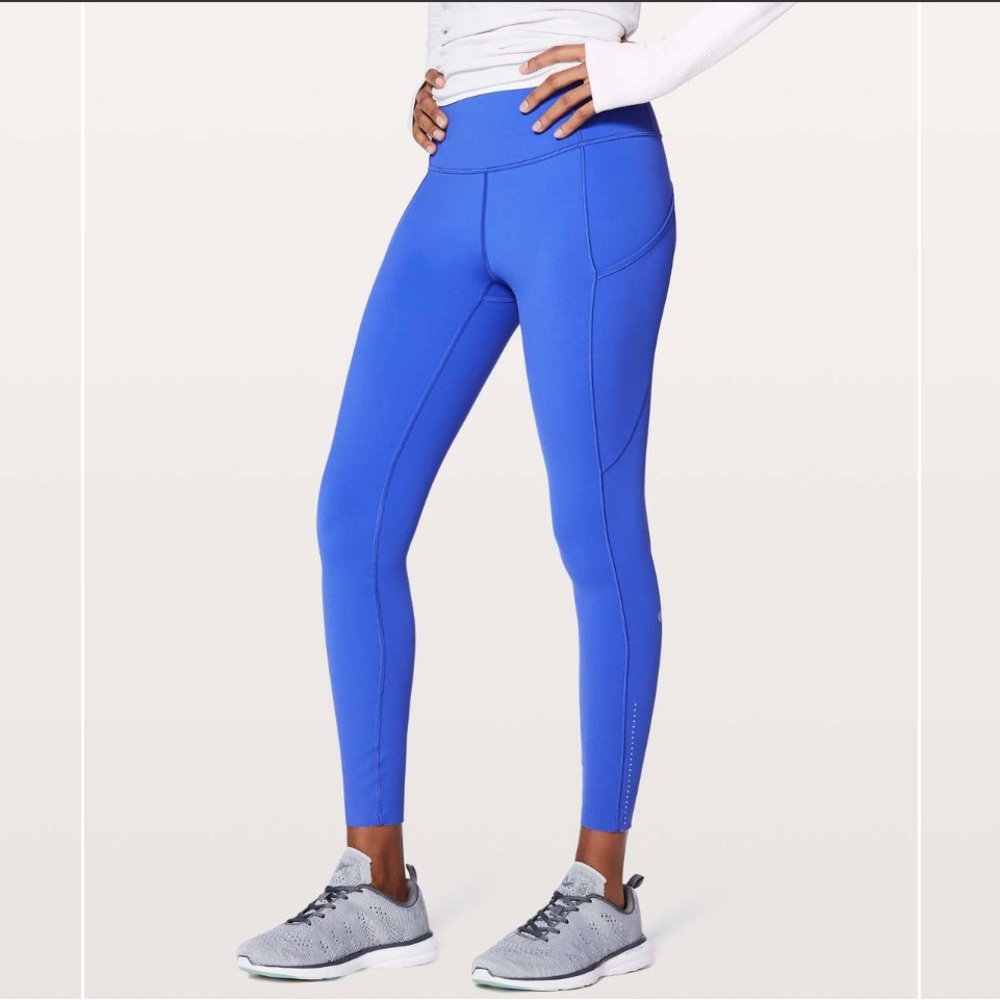 Lululemon Fast & Free 7/8 Tight II *Nulux 25"
Blazer Blue - Size 4